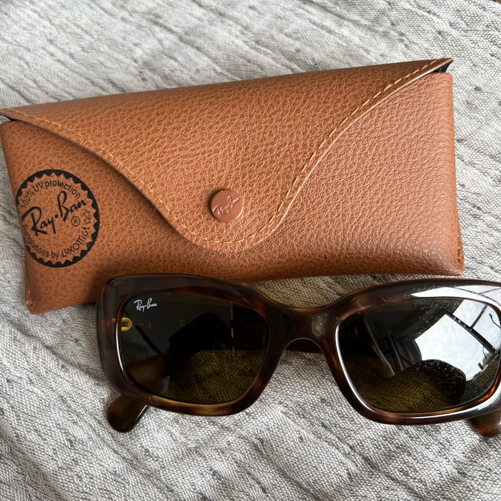 Rectangle tortoise ray bans